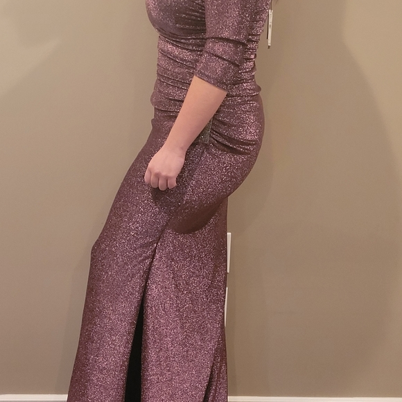 NEW WITH TAG ADRIANNA PAPELL GOWN - Picture 4 of 8